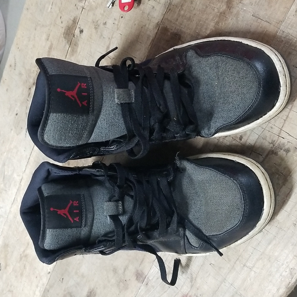 Men's 13 Nike air jordans black